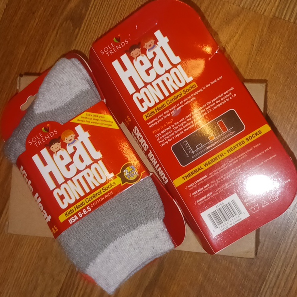 Kids Heat Control Socks - Picture 2 of 4